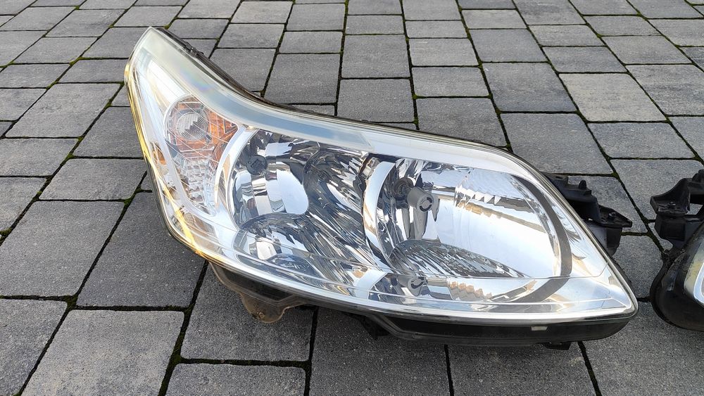 Lampa prawa przednia przód Citroen C4 Oryginał Europa
