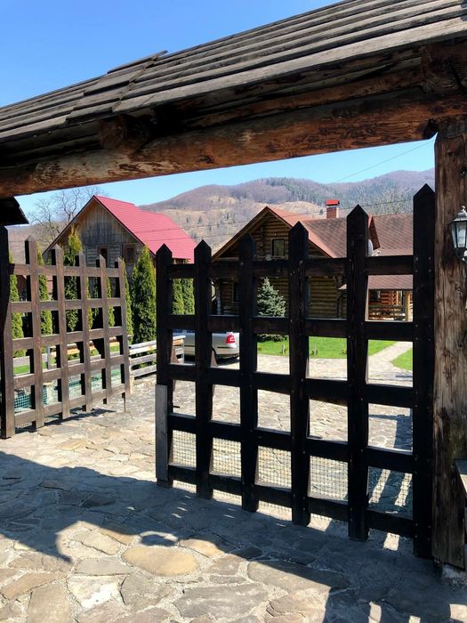 Котедж " Затишний відпочинок " в м.Яремче на 8-10 чоловік. Подобово