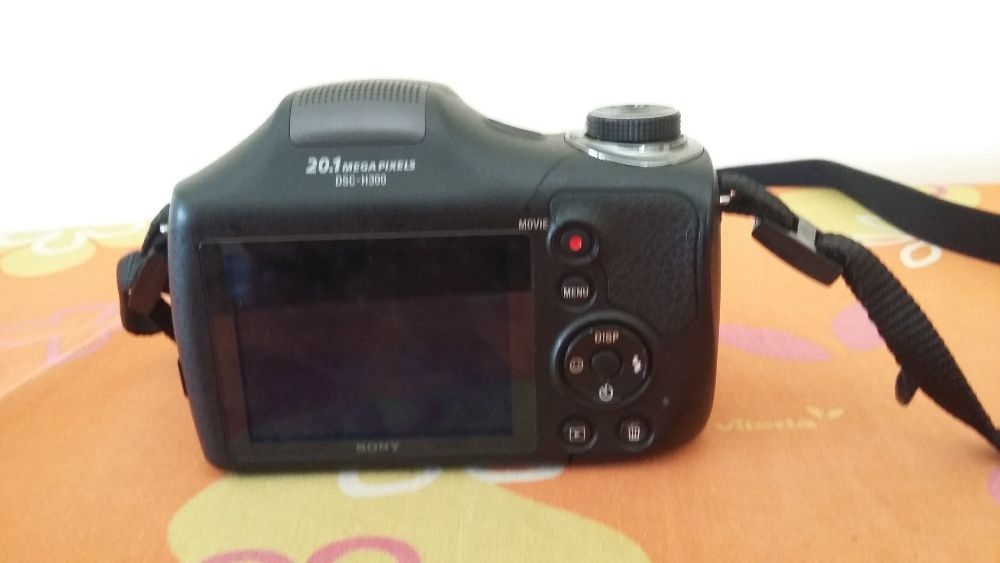 máquina fotográfica sony DSC - H300