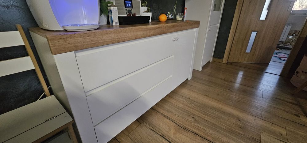 Meble do salonu białe