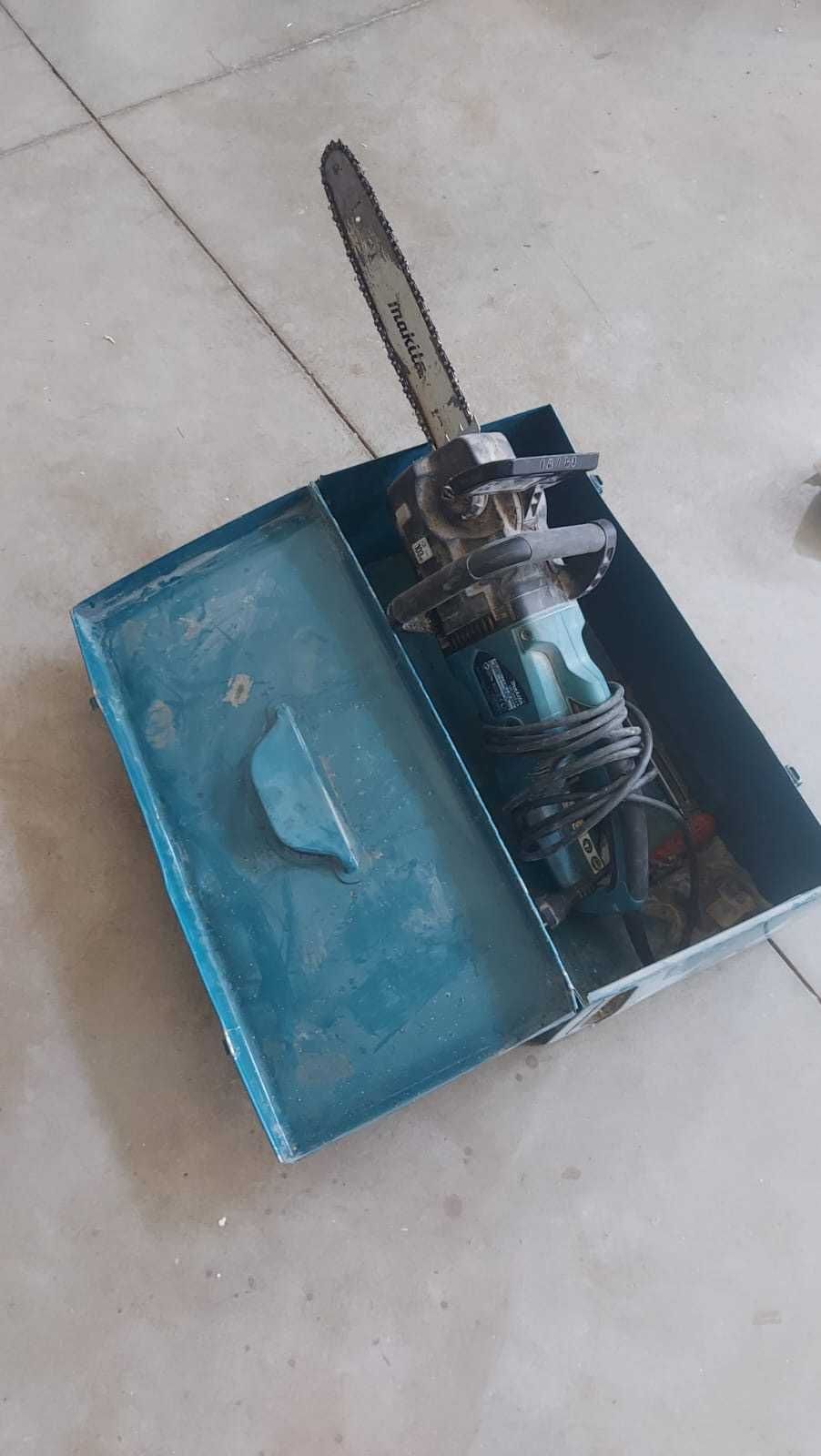 Piła łańcuchowa Makita UC3551A