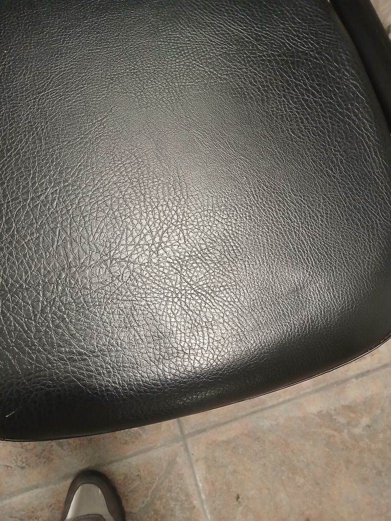 Vendo 3 cadeiras em bom estado