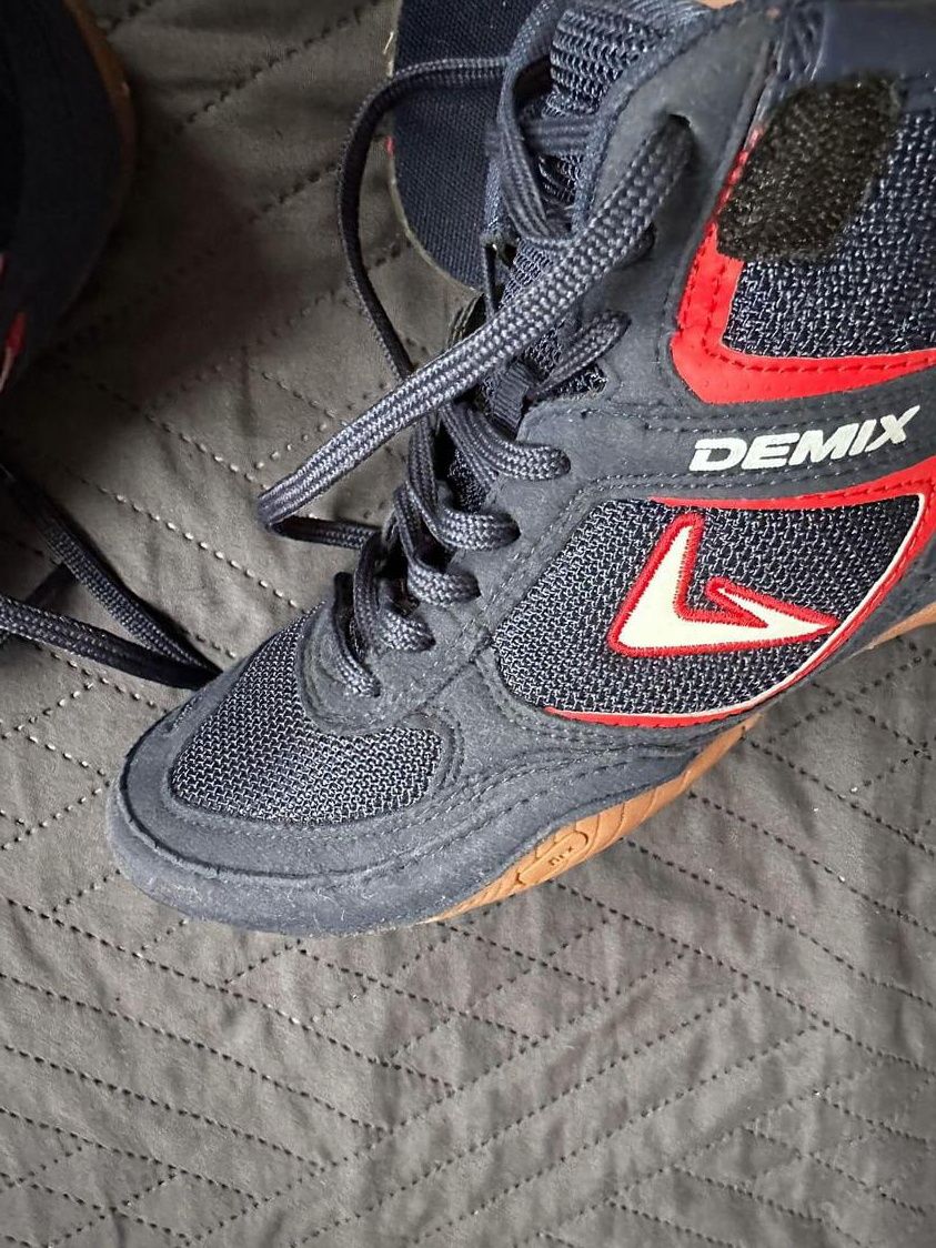 Lekkie buty Demix