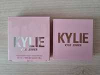 Kylie Cosmetics Pressed Bronzing Powder odcień 400 Tanned