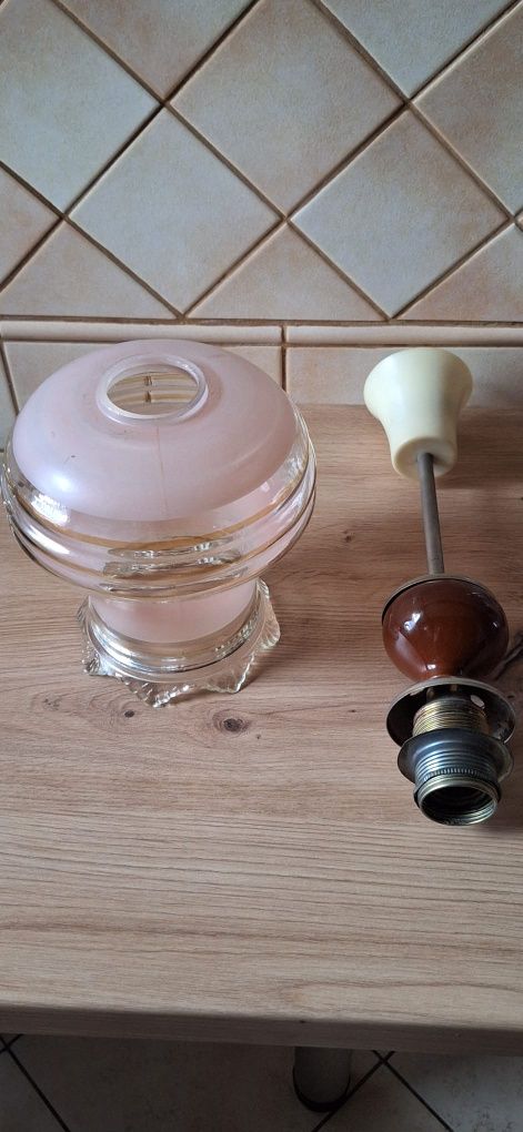 Lampa wisząca z okresu PRL-u