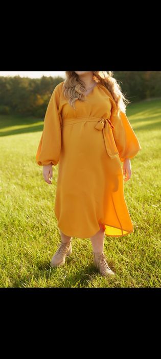 Яскрава жовта вільна довга  оверсайз сукня з поясом