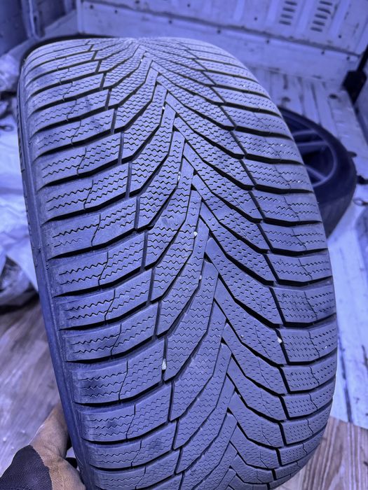 Продам зимову резину Nexen Winguard Sport 2 245 45 19 275 40 19