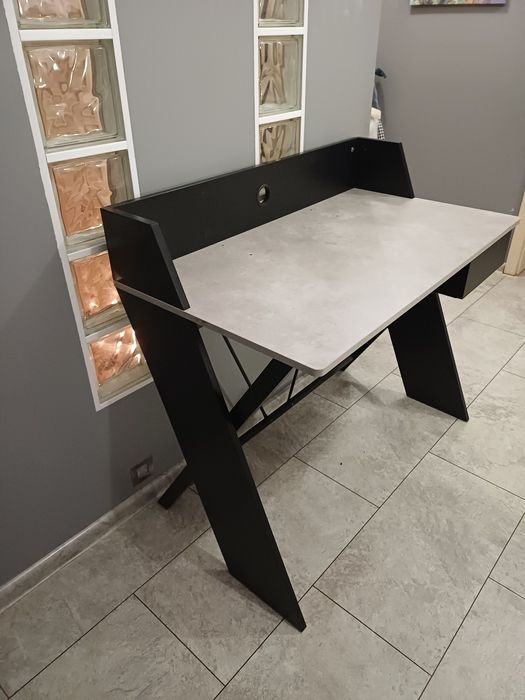 Biurko loftowe z szufladą