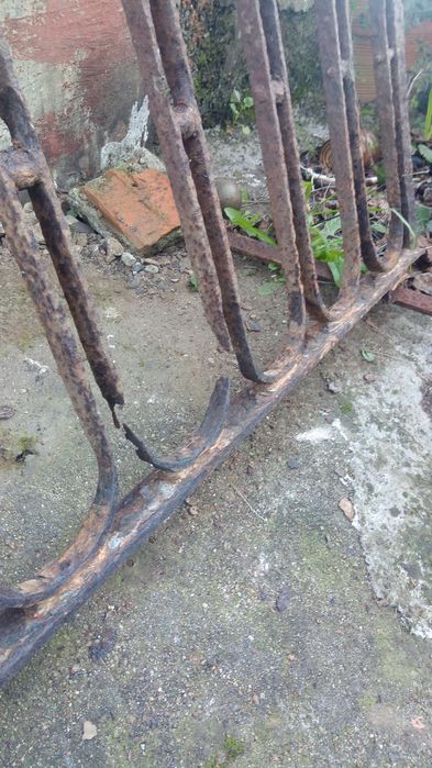 Gradeamentos Antigos em Ferro Maciço de Varanda