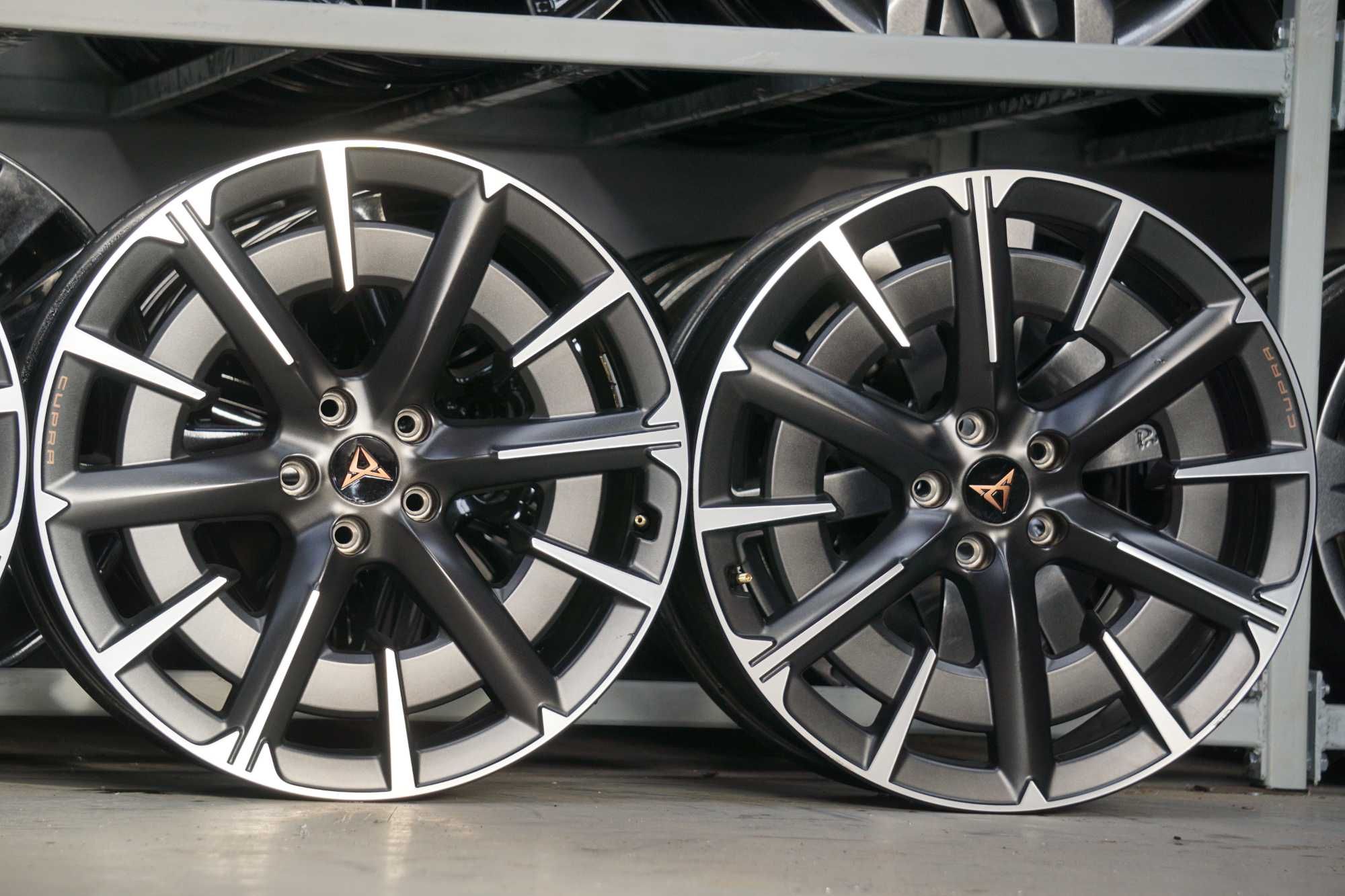 Alufelgi oryginał Cupra 5x112 8Jx20 et50 cb57,1mm grafit i cnc
