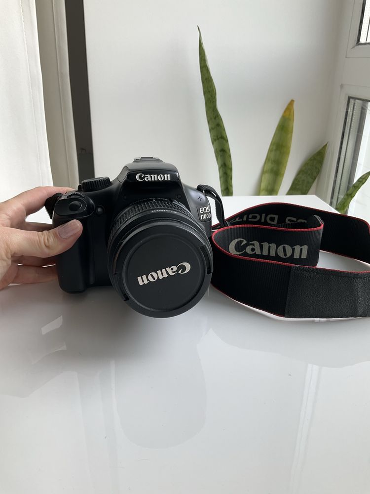 Фотоапарат Canon EOS 1100D + обʼєктив Kit 18-55 + сумка