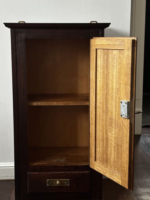 Szafka drewniana łazienkowa wisząca