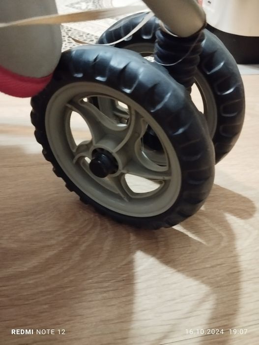 Коляска игровая.