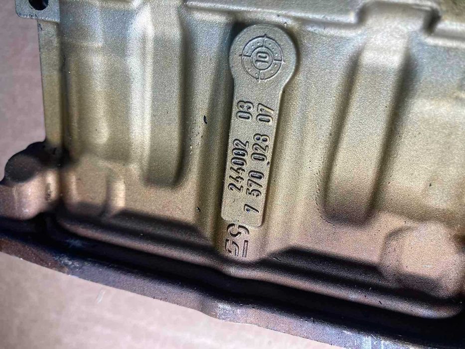 Корпус свечи зажигания двигателя BMW 535I 7570028