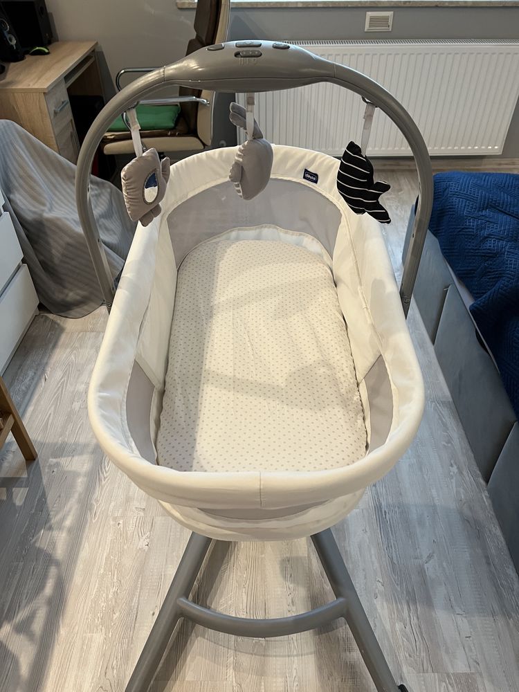 Łóżeczko na kółkach Chicco Baby Hug 4w1