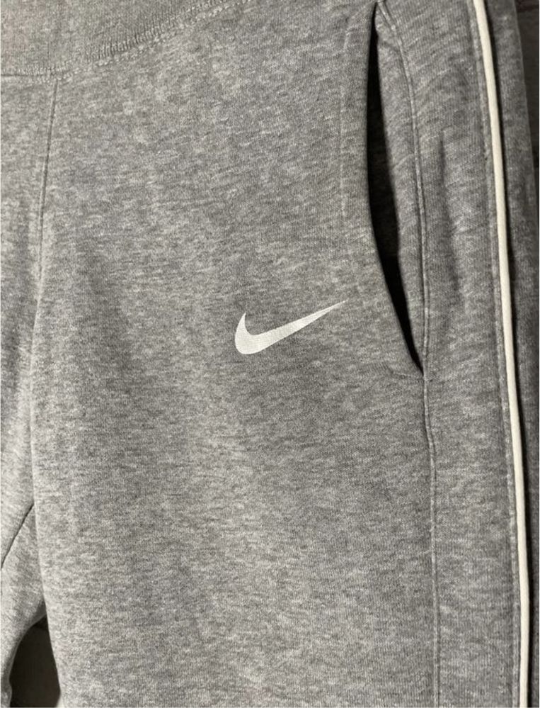 Женские штаны Nike