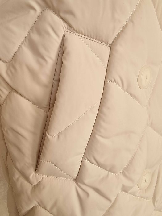 Стьобане пальто MEJOR молочного кольору в розмірі S