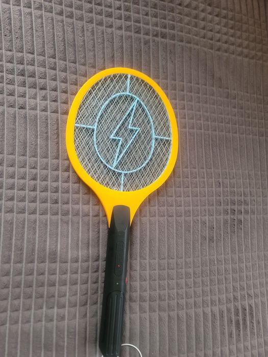 Електромухобійка на акумуляторі.