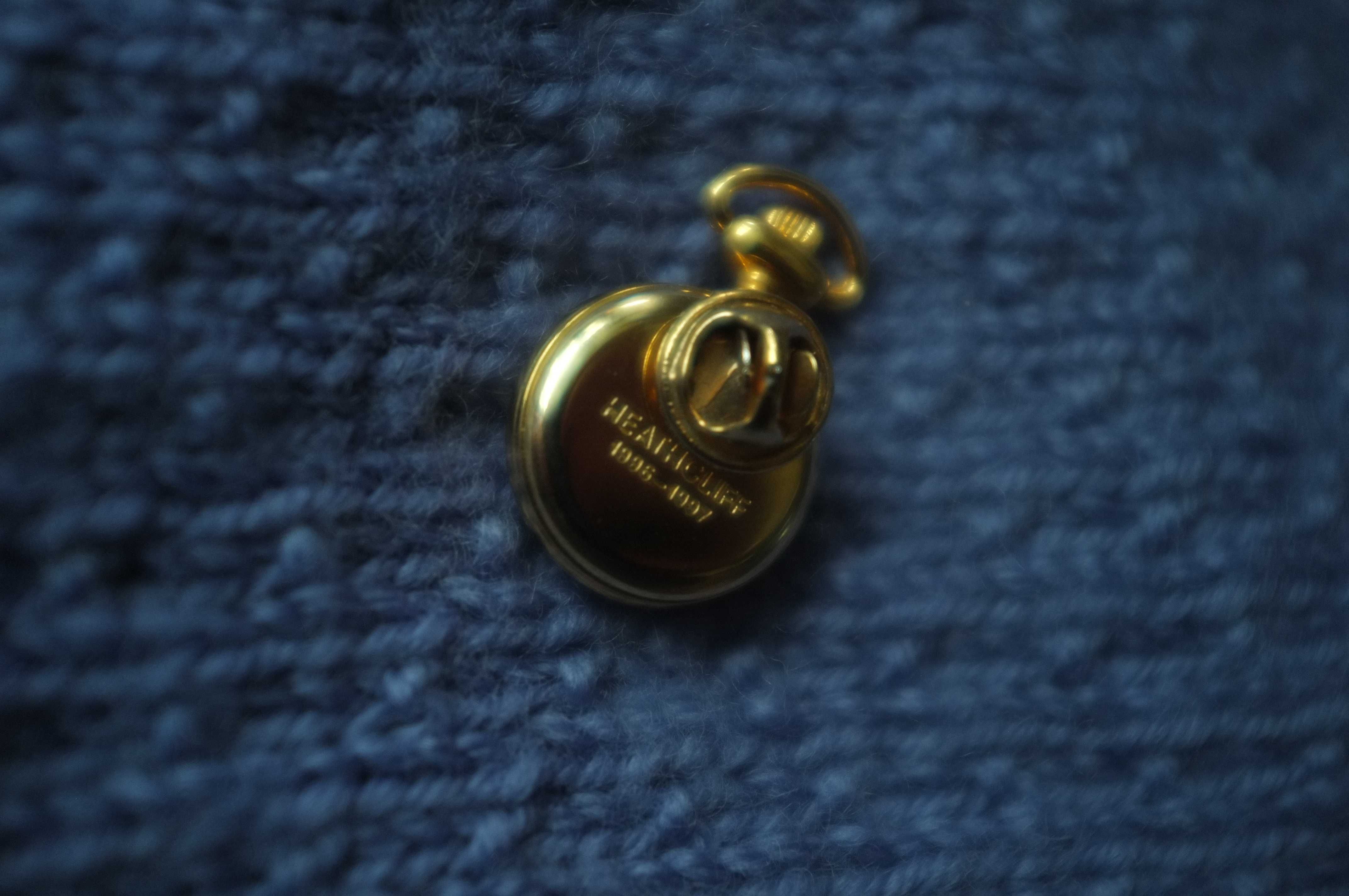 broszka przypinka zegarek zegar retro musical Heathcliff złota vintage