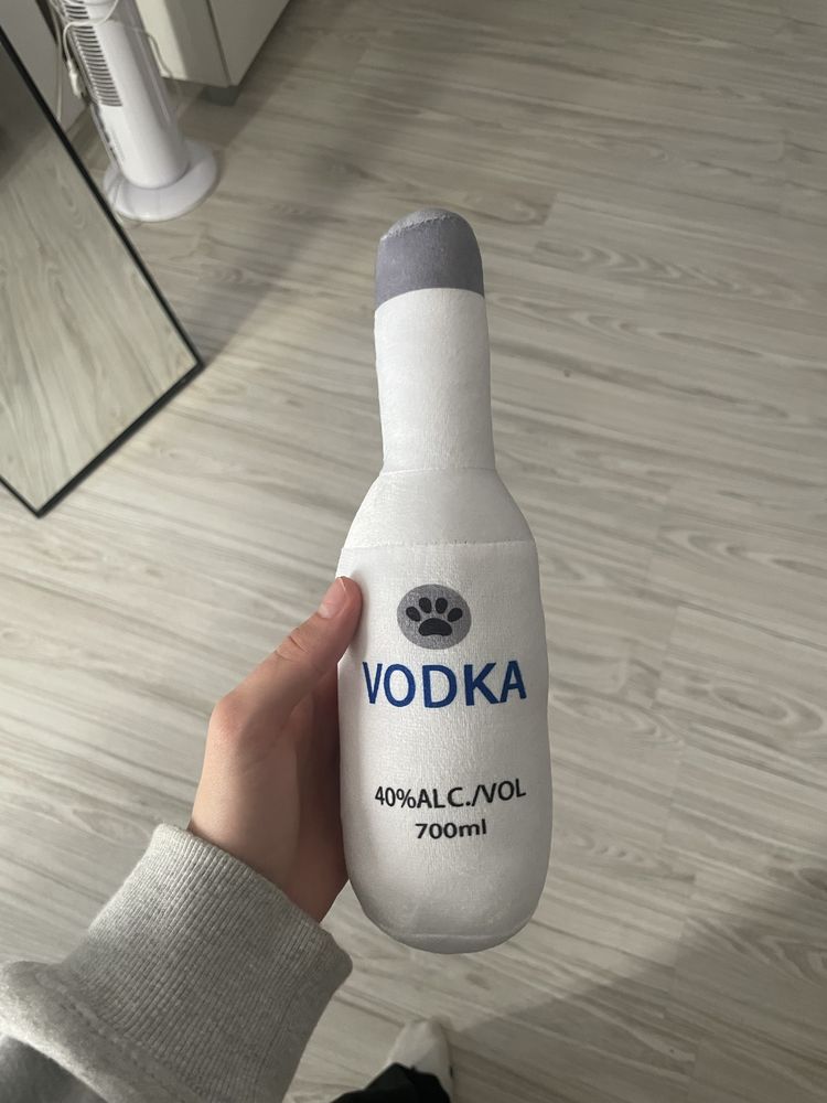 Miś vodka zabawka dla psa