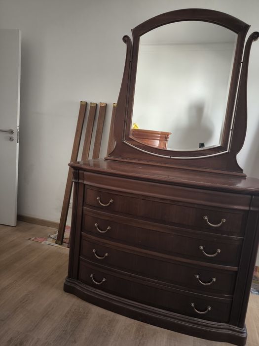 Cama +  Mobília Cerejeira completa