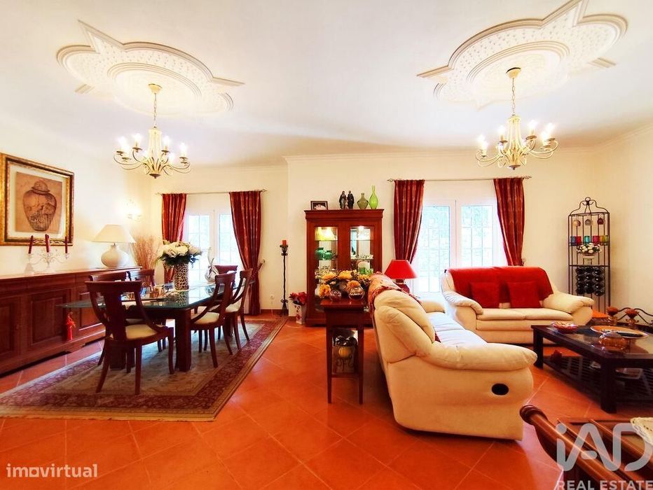 Casa / Villa T5 em Refóios do Lima de 200,00 m2