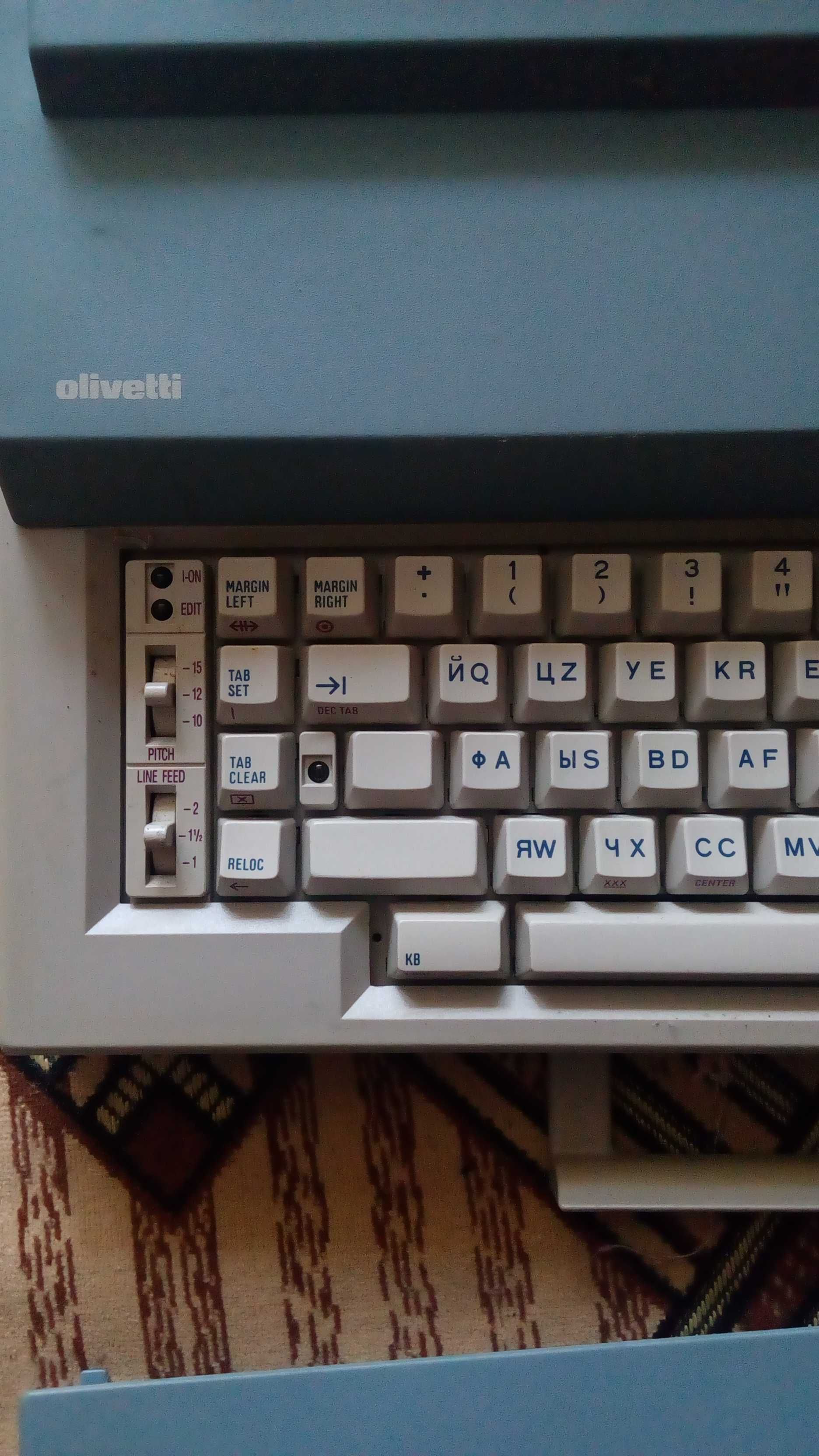 Электрическая печатная машинка Olivetti ET personal 55