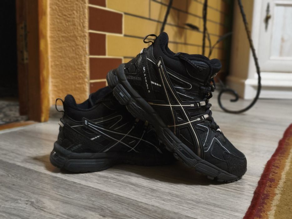 Кросівки зимові Asics 41 розмір.