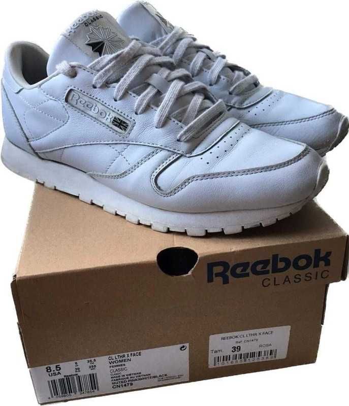 Sapatilhas Reebok cinzento claro