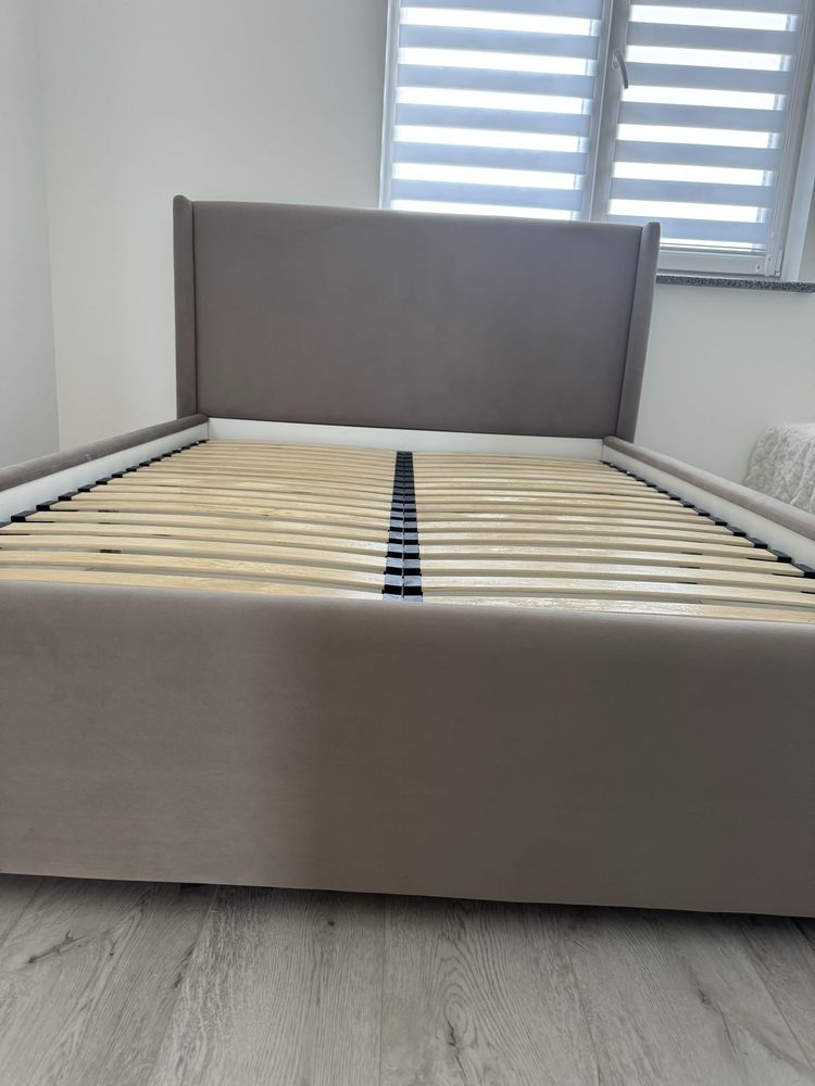 Кровать нова 140x200 з підйомним механізмом.    Та ще  одна 180x200