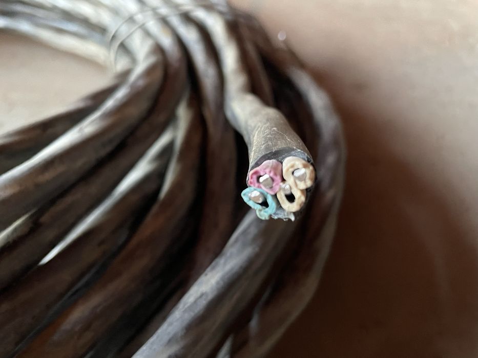 Провід (дріт) алюмінієвий, 4-х жильний, 54 метра, 60 грн за метр, торг