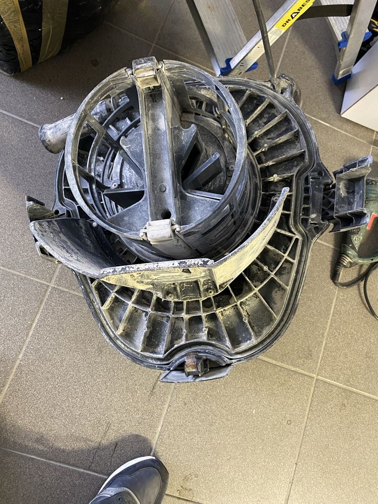 Odkurzacz Hilti VCU40 na mokro i sucho