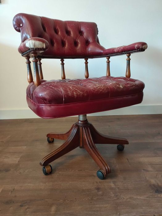 cadeirão de secretária clássico