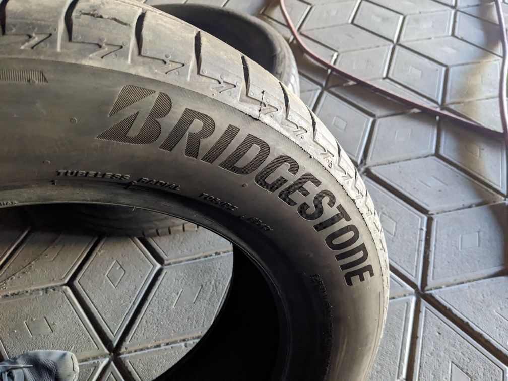 235/55R17 Bridgestone літо 2021 рік