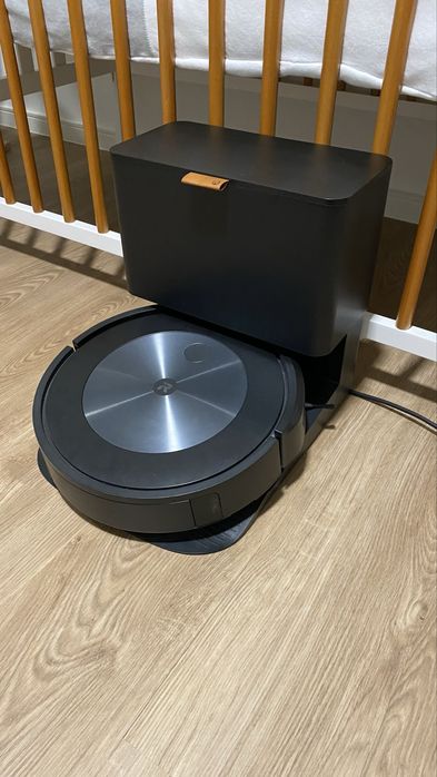Roomba iRobot J7+