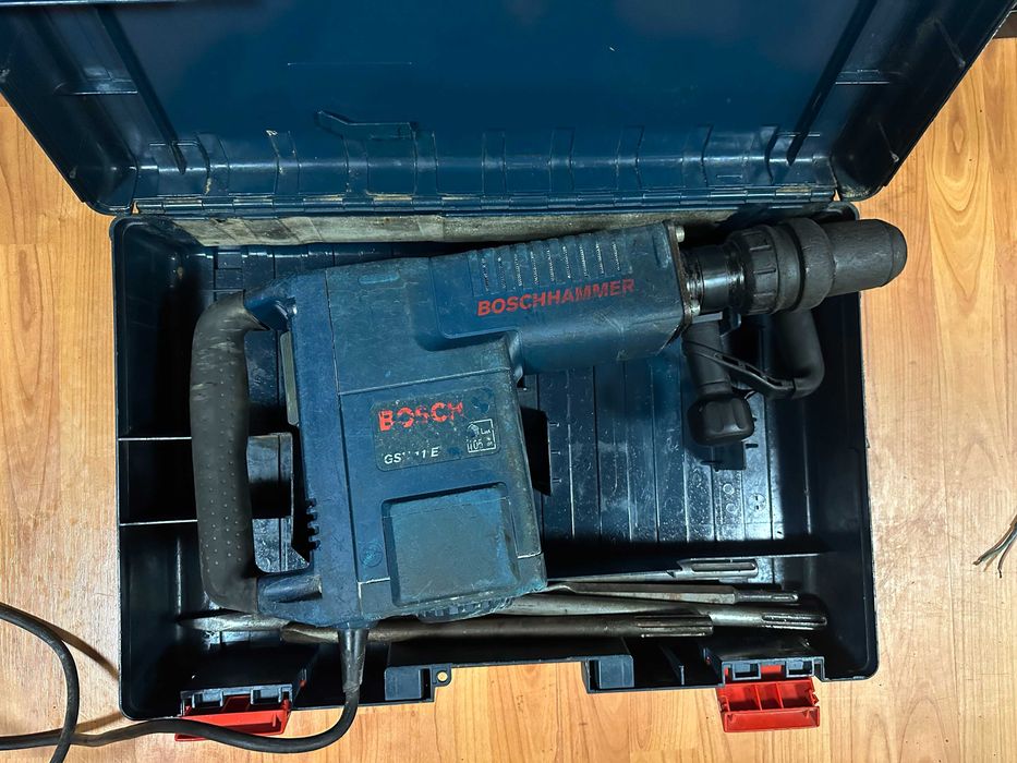 Młot Wyburzeniowy Bosch GSH 11E Zestaw Dłuta
