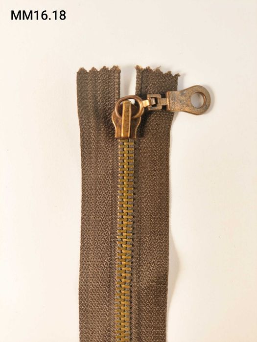 Zamek błyskawiczny metalowy, brązowy, 18cm, 6mm Dostępne: 47szt,