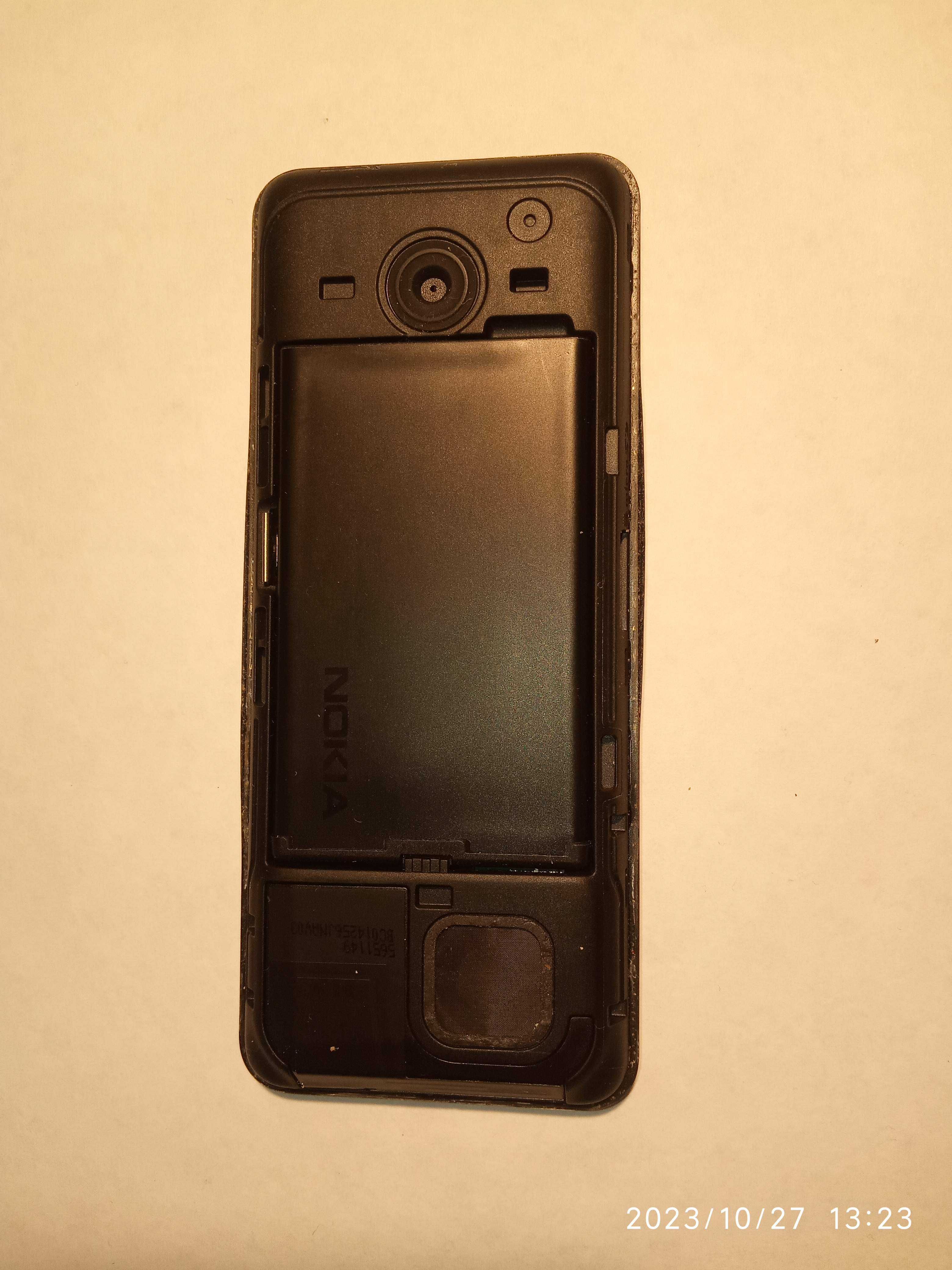 мобильный телефон  Nokia RM-873