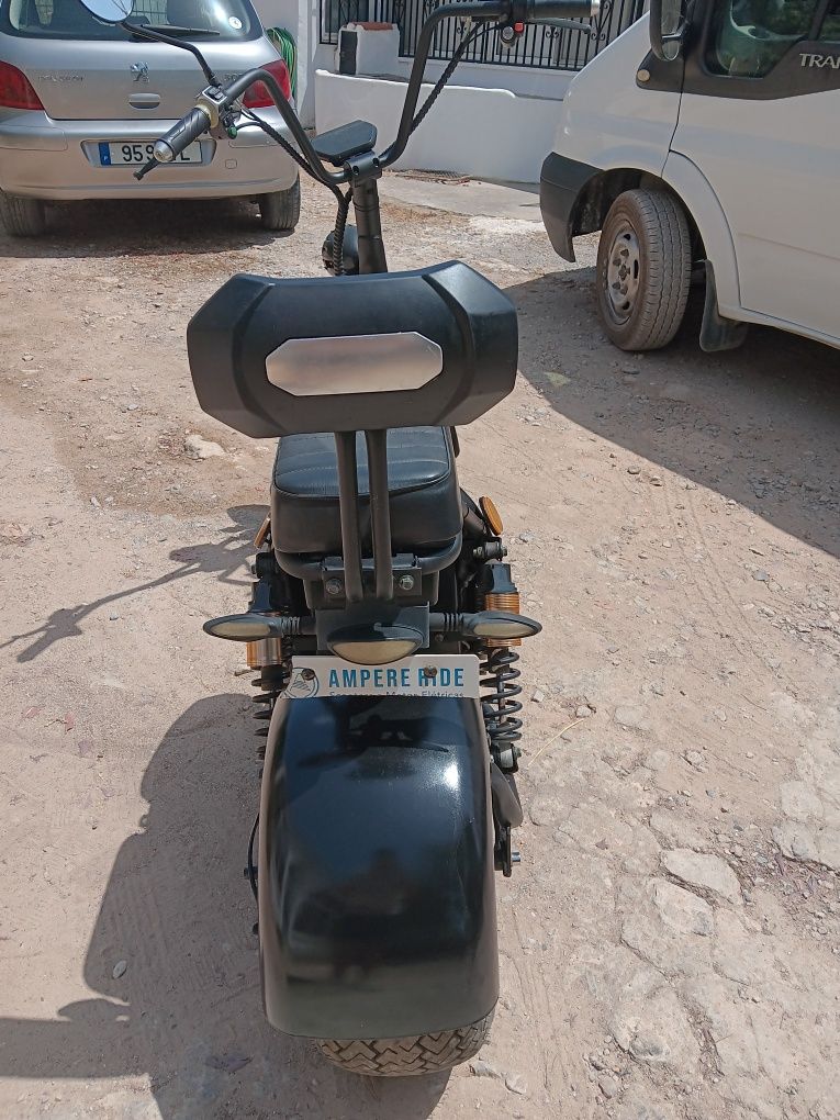 Vendo por 800€/ ou troco por motorizada 50cc a meu gosto