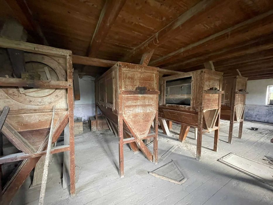 Продається старий автентичний  млин 10 км до кордону