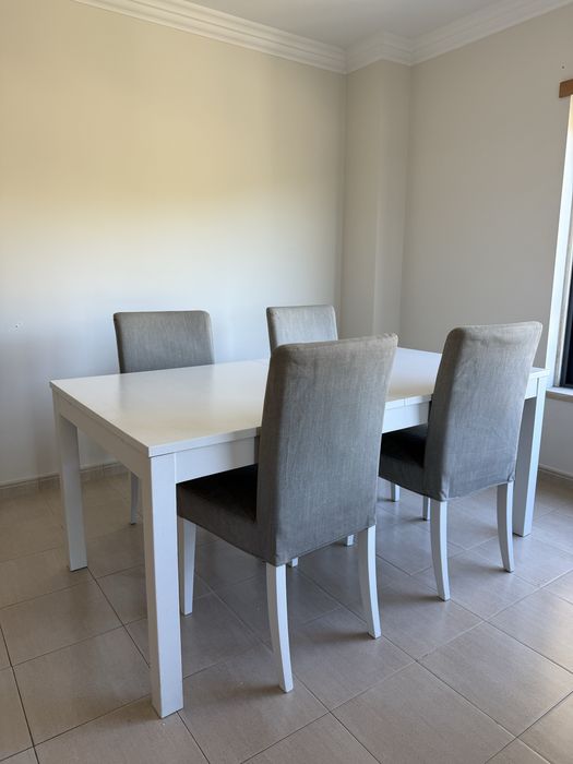 Mesa IKEA BJURSTA – Branca, Usada