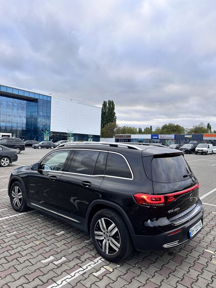 Mercedes EQB 250+