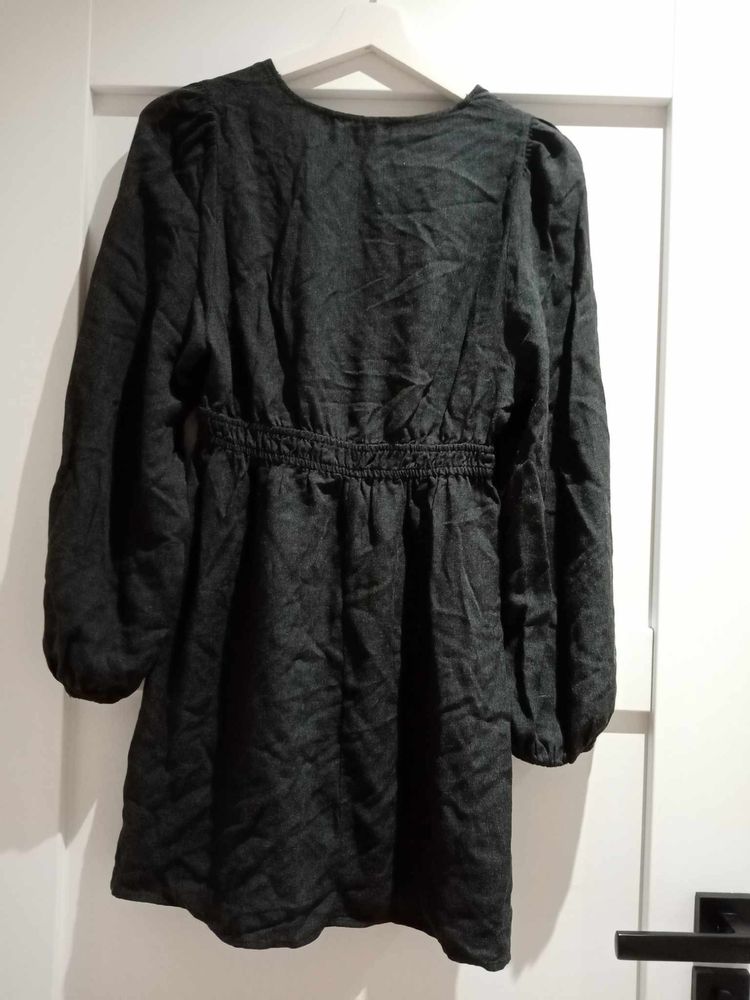 Szara sukienka marki pull&bear