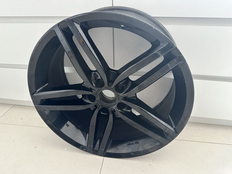 Alugelga Autec Czarna 5x112 ET 30 K8019 Rozmiar 19 cali