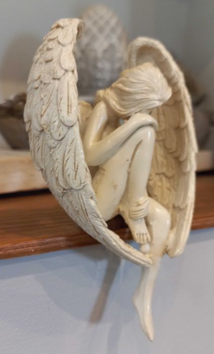 Dekoracja - statuetka Anioła; figurka