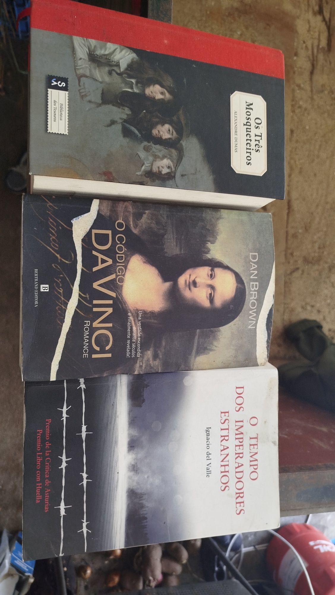 Livros                        .
