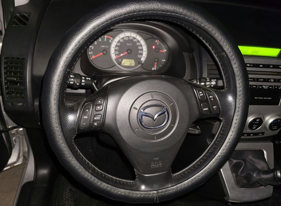 Мазда 5 2006 року з 2.0 дизельним двигуном