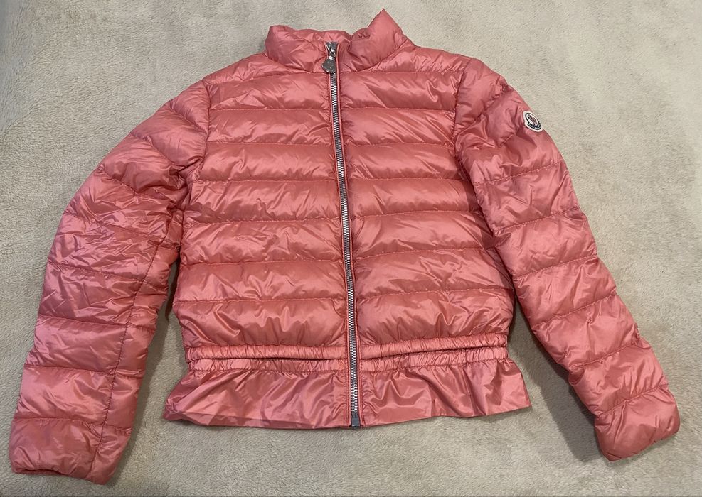 Moncler курточка на девочку 6 лет.
