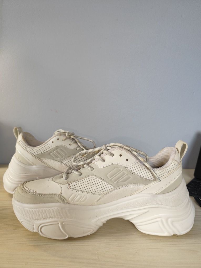 Sportowe wygodne buty damskie 40