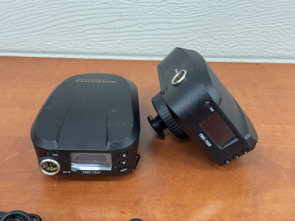 Zestaw bezprzewodowy Marantz PMD 750 r t oraz mikrofon krawatowy 750t
